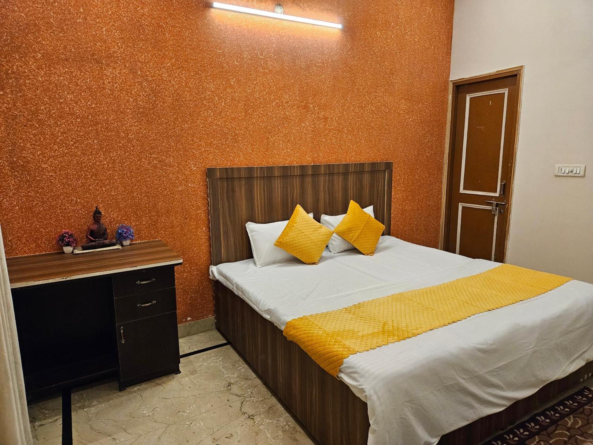 Hotel Krishna'S Land Vrindāvan Exterior foto